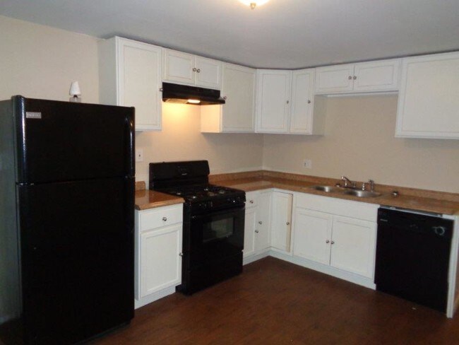 Building Photo - 308 Forest Glen Dr