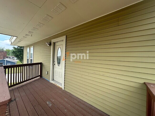 Building Photo - 12910 S Cline Ave