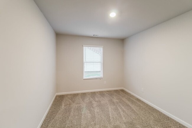 Building Photo - 394 Amelia Ln