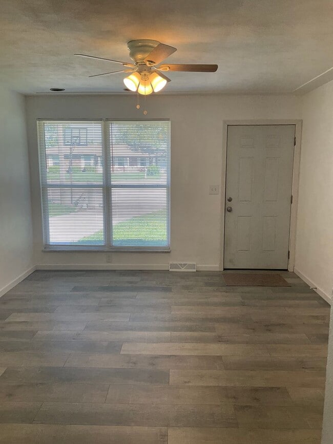 Foto del edificio - 20 Kingman Ct