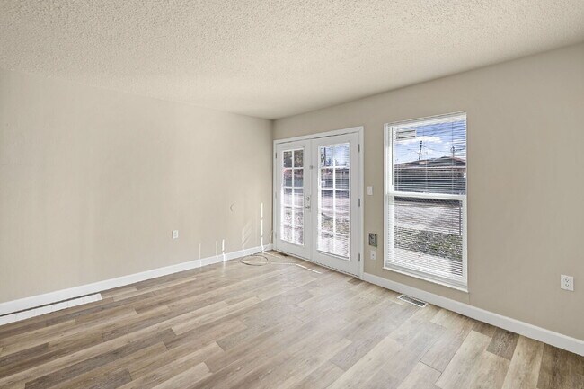 Foto del edificio - 404 Sunny Ln