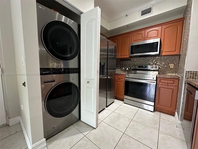 Foto del edificio - 7300 NW 114th Ave