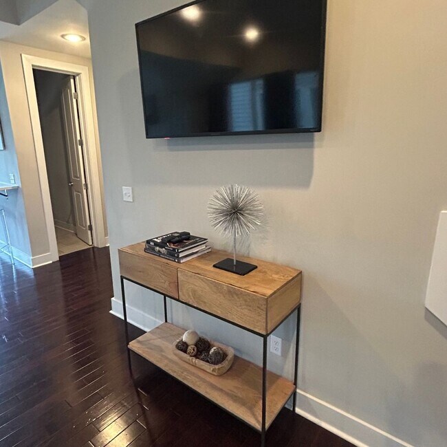 Building Photo - 1240 2nd Ave S