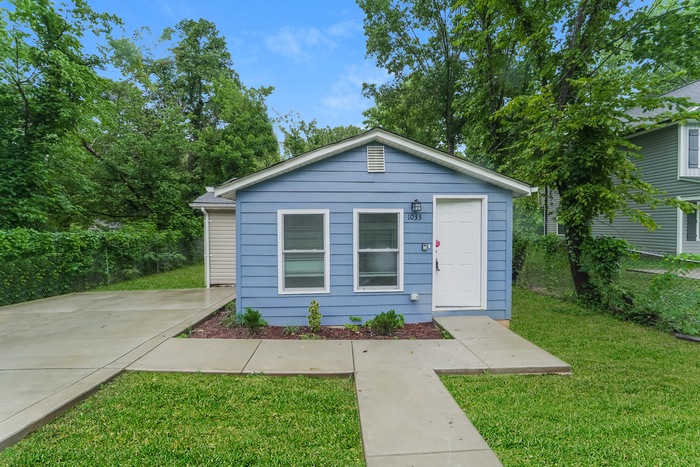 Primary Photo - 1033 Gaither Pl NW