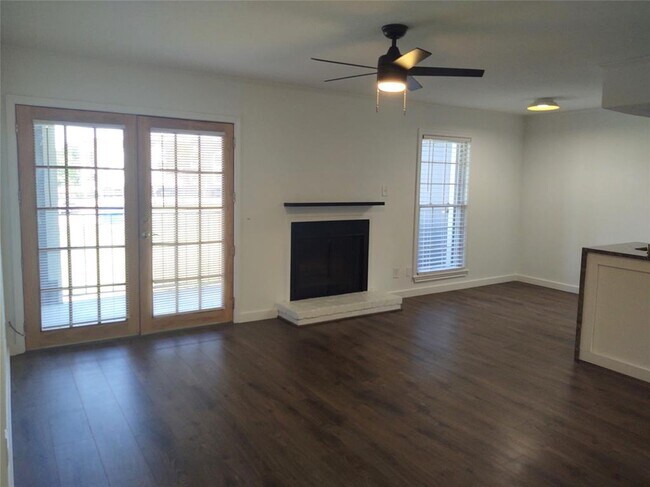 Building Photo - 18519 Egret Bay Blvd