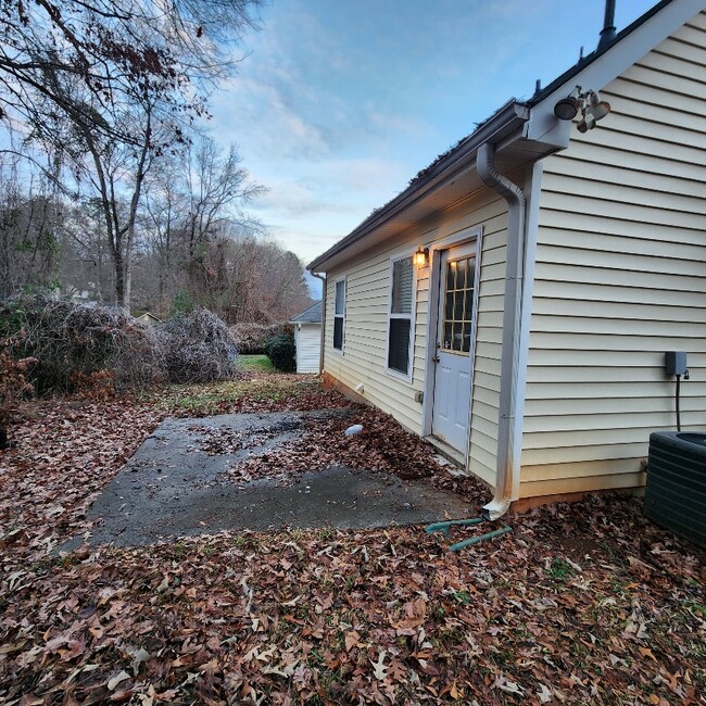 Building Photo - 200 Glynn Addy Dr