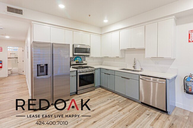Foto del edificio - 5650 Farmdale Ave