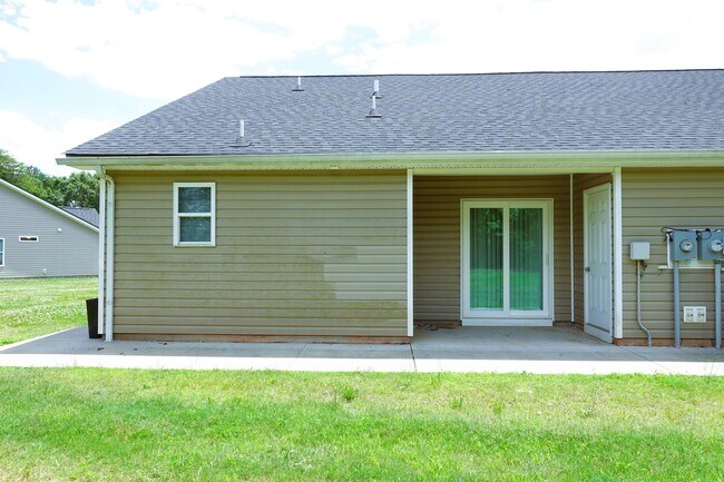 Building Photo - 1006 Martin Dr