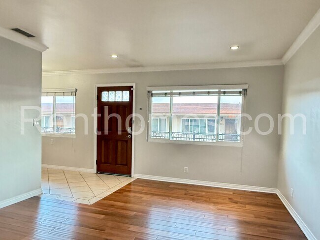 Foto del edificio - 4045 8th Ave