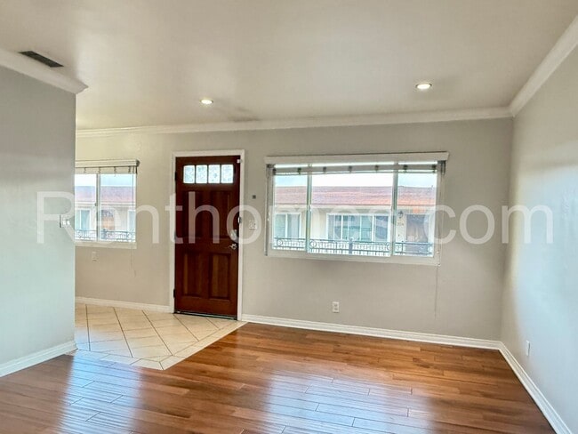 Building Photo - 4045 8th Ave