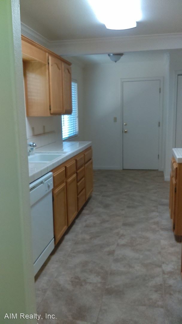 Building Photo - 3 br, 2 bath House - 5221 VERNER AVENEUE
