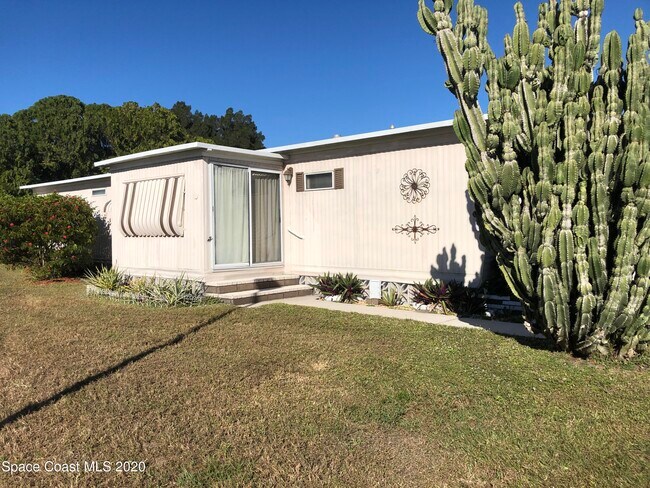 Foto del edificio - 438 Holiday Park Blvd NE