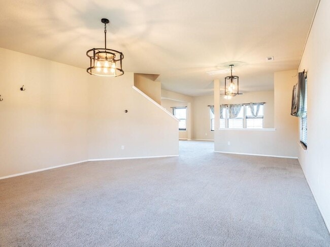 Building Photo - 4206 SW Comstock Ave
