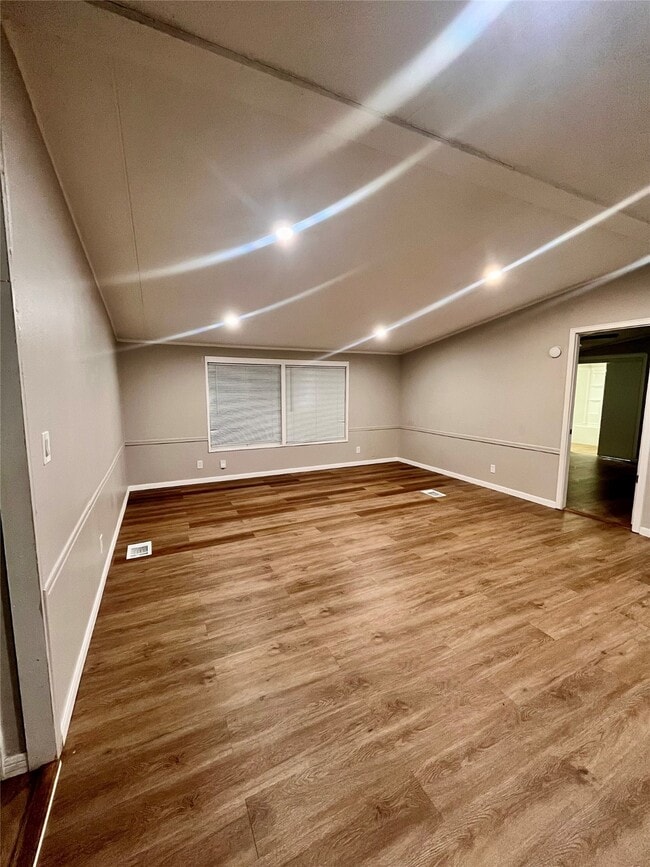 Building Photo - 26950 Hondo Cir