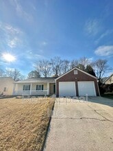 Building Photo - 4885 Streamside Dr