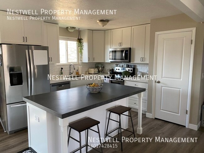 Building Photo - Great 4-bed Home in Sandy