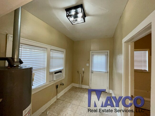 Building Photo - 3 bedroom 2 bath in Highland for Rent to Own!
