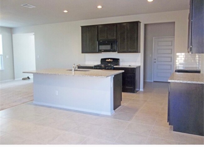 Foto del edificio - 170 White Dunes Dr