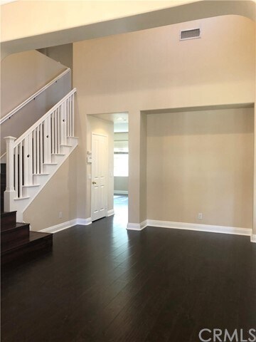 Building Photo - 2 Skywood St