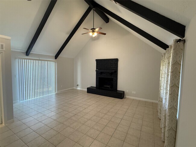 Building Photo - 7 Sun Meadow Blvd