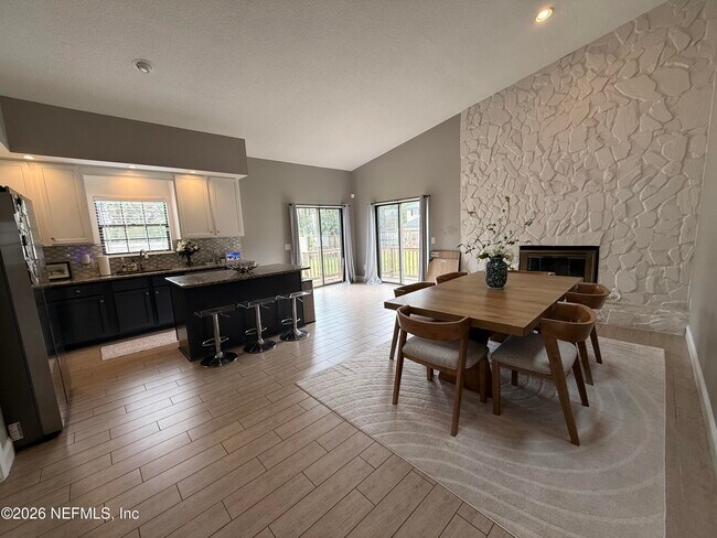 Foto del edificio - 111 Solano Woods Dr