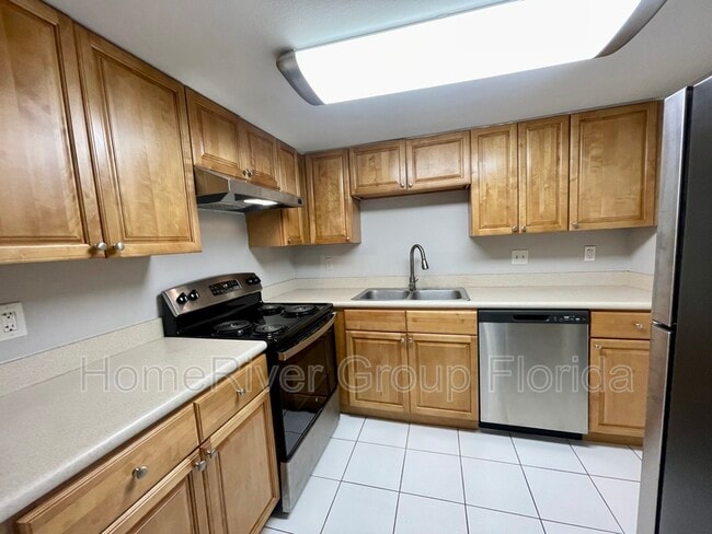 Building Photo - 7903 Savanah Palm Pl