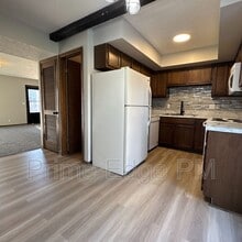 Building Photo - 6235 Holdrege St