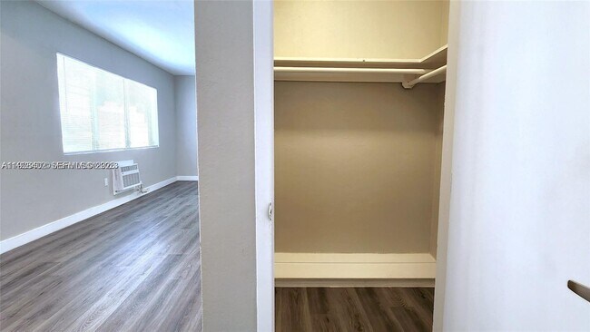 Foto del edificio - 934 Meridian Ave