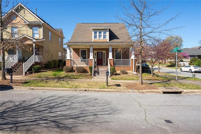 Building Photo - Room in House on Integrity Oaks Dr