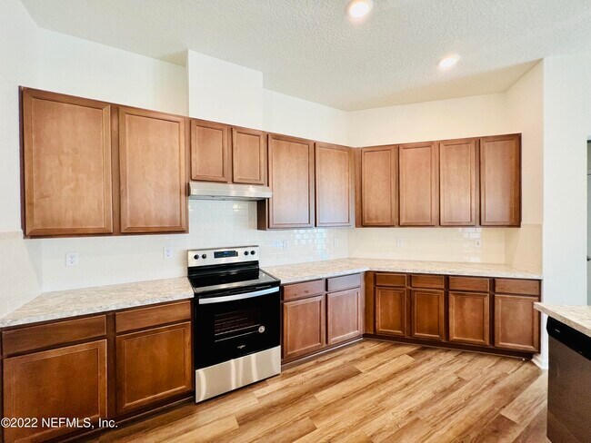 Building Photo - 576 Wild Rose Ln