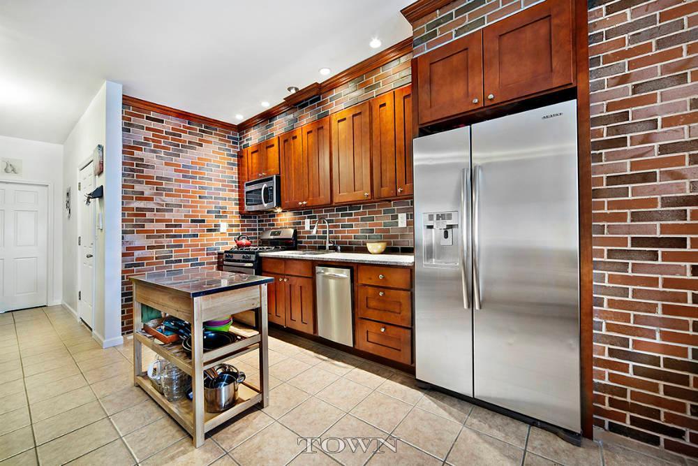 Foto del edificio - 759 Grand St