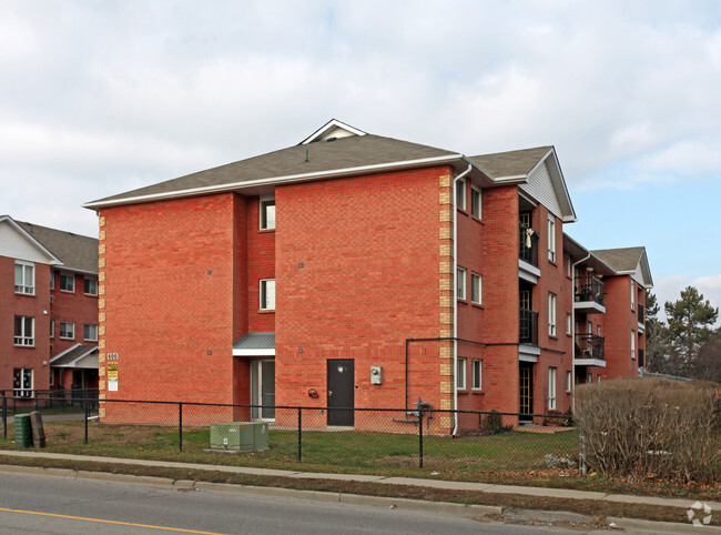 Primary Photo - 594-600 Bloor St E