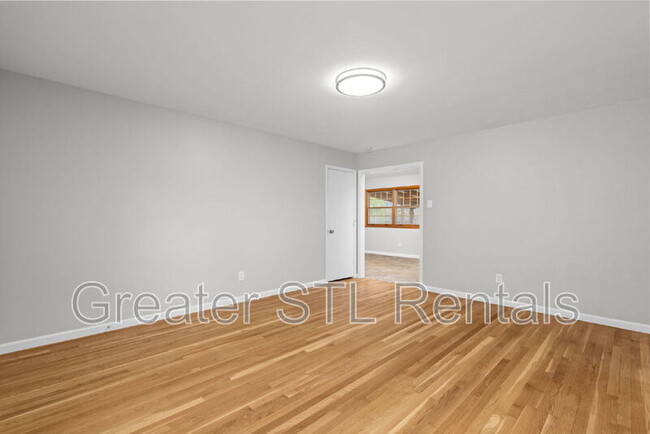 Foto del edificio - 2318 W Adams St