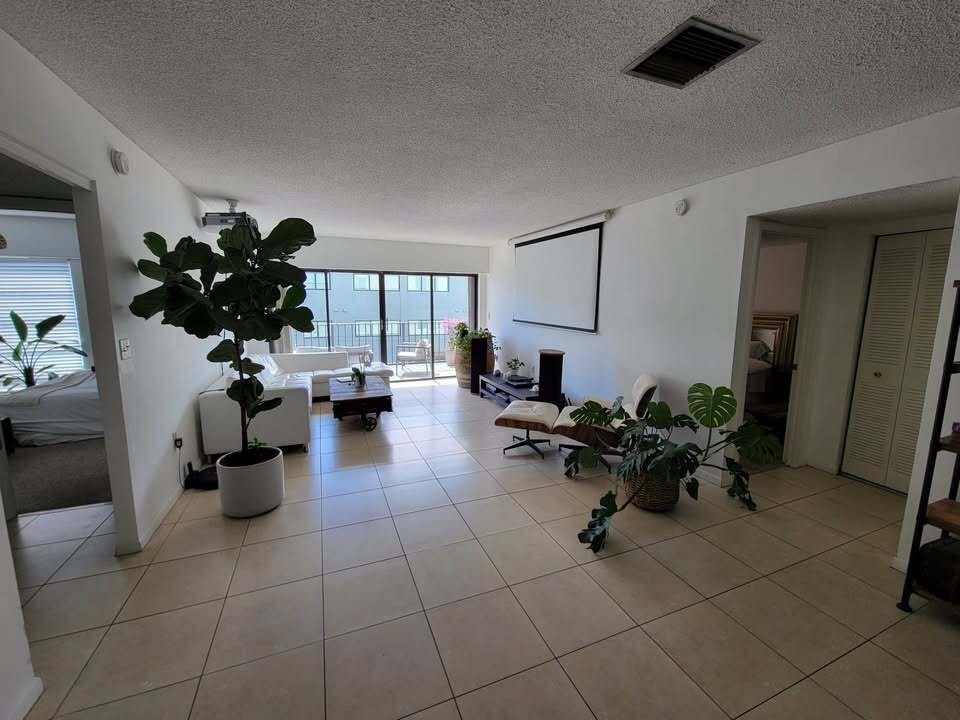 Foto principal - 575 Crandon Blvd