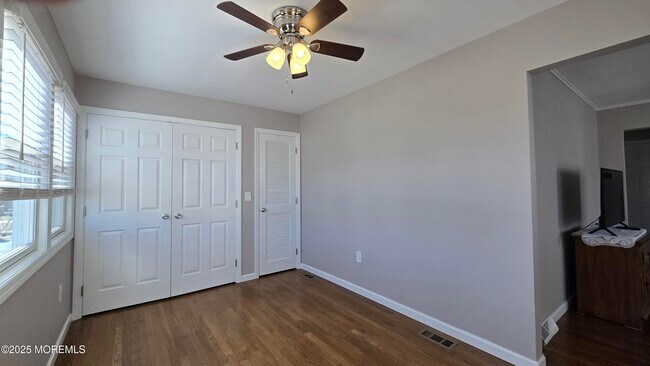 Building Photo - 2 Pine Crest Dr