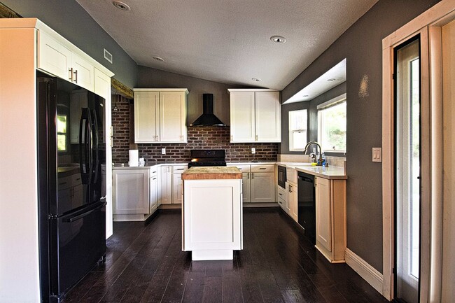 Foto del edificio - 41556 Zinfandel Ave