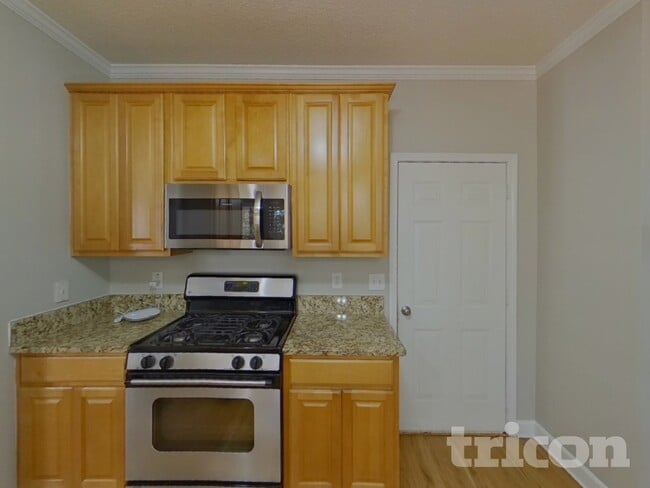 Building Photo - 111 Beaverbrook Ln