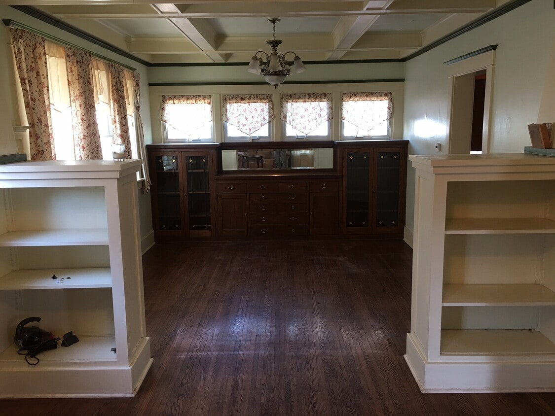 Dining room built-ins - 905 N Rebecca Pl