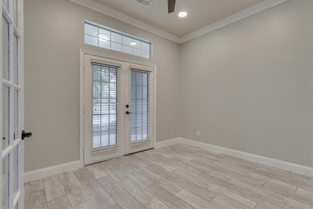 Foto del edificio - 1500 Bonham Pkwy