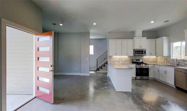 Foto del edificio - 6902 Carver Ave
