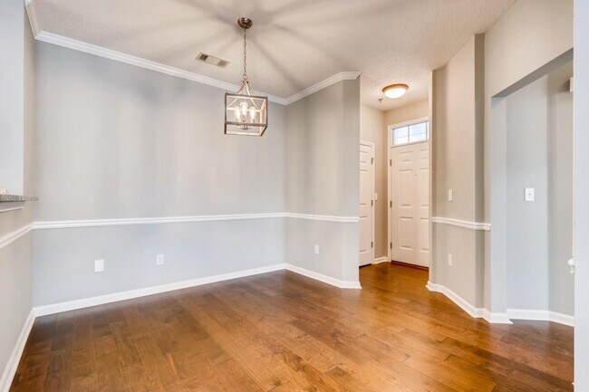 Building Photo - 302 Spring Heights Ln