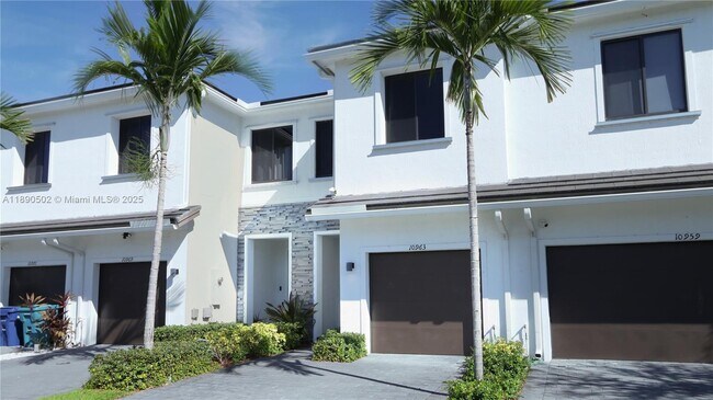 Foto del edificio - 10963 SW 233rd St