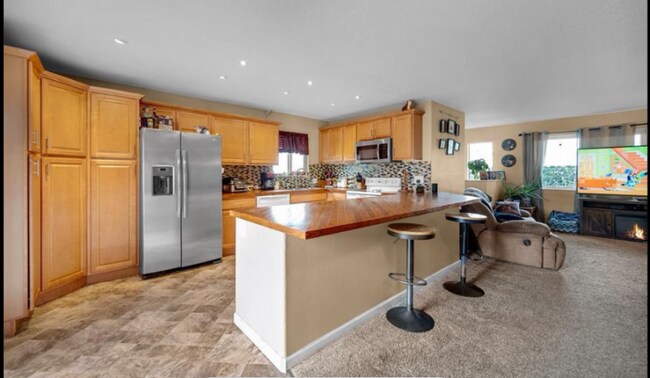 Foto del edificio - 2165 Broadmoor Rd Cir