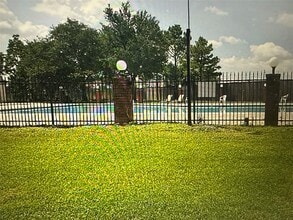 Building Photo - 13620 Rosewood St