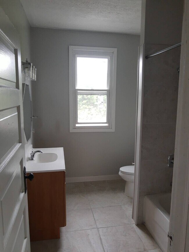 Foto del edificio - 428 N Zane Hwy