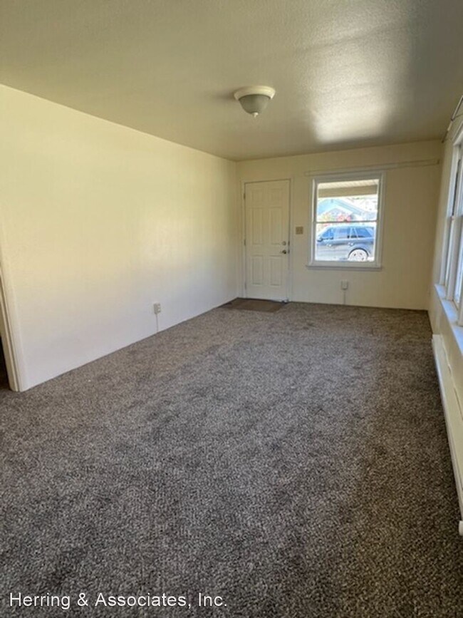 Building Photo - 2 br, 1 bath House - 337 S Chelan Ave