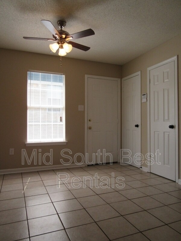 Foto del edificio - 2509 Redvers Ave