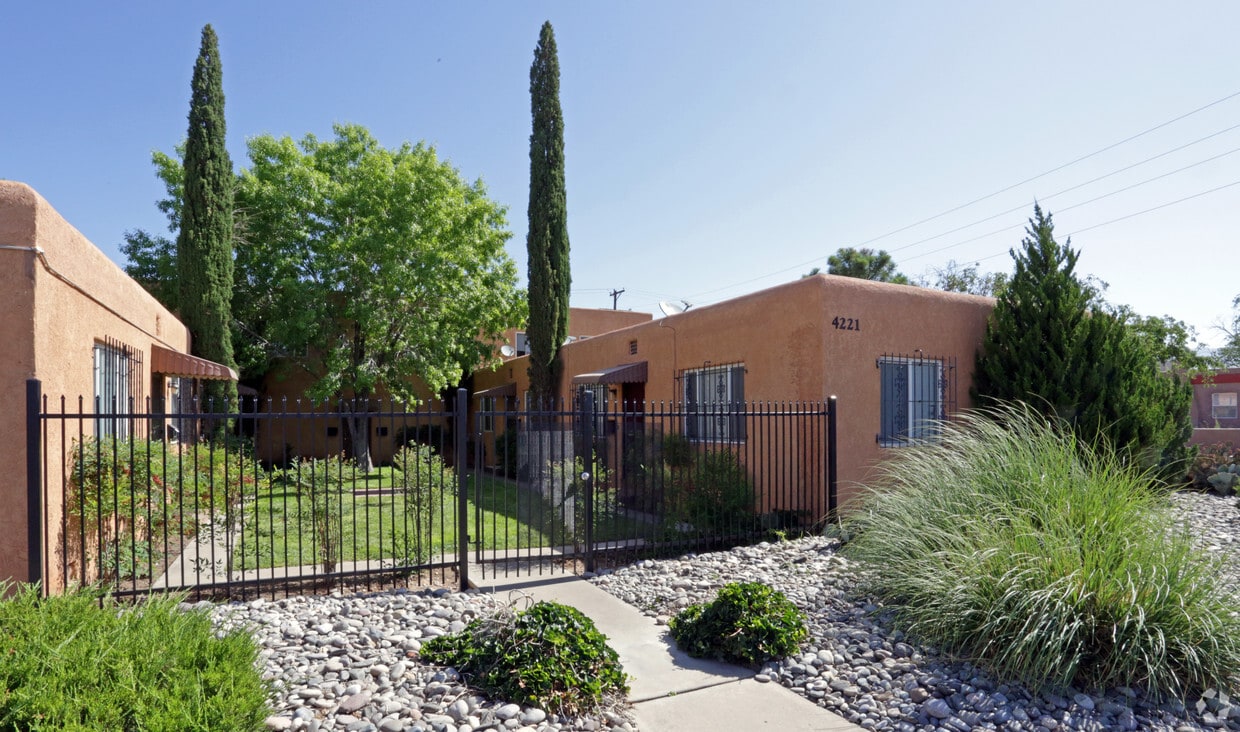 Building Photo - 4221 Mesa Grande Pl SE