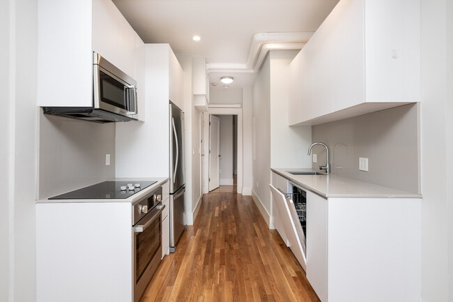 Building Photo - 737 Cambridge St