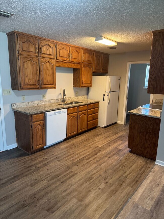 Foto del edificio - Fully Remodeled 3 Bed / 2 Bath Home on Sea...